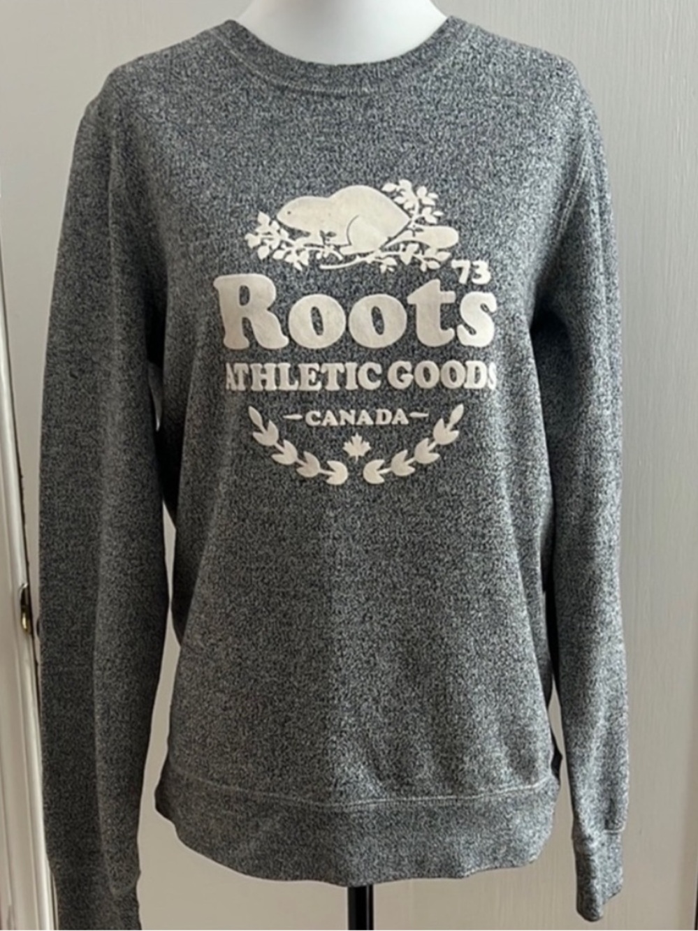 Roots • Women's Small • Speckled • Crewneck Sweater • White Logo